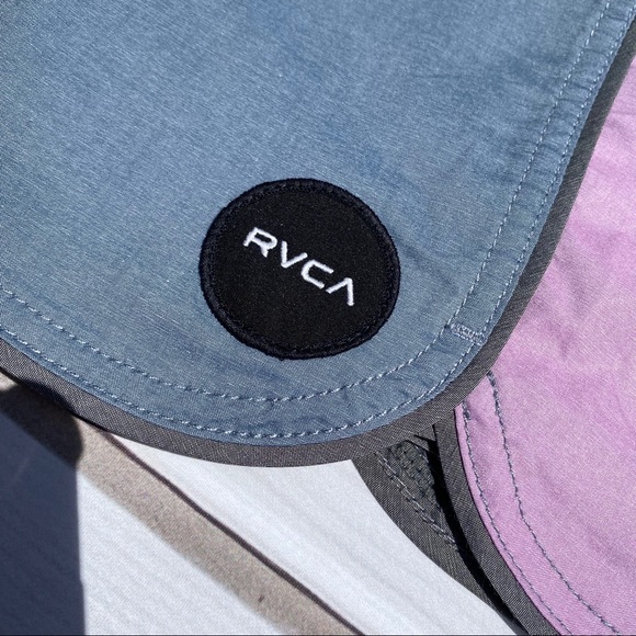๐ฅRVCA MENS BOARD SHORTS - Picture 3 of 7